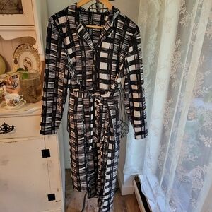 🇨🇦 Black and White Checkered Long Sleeve Shirt Dress